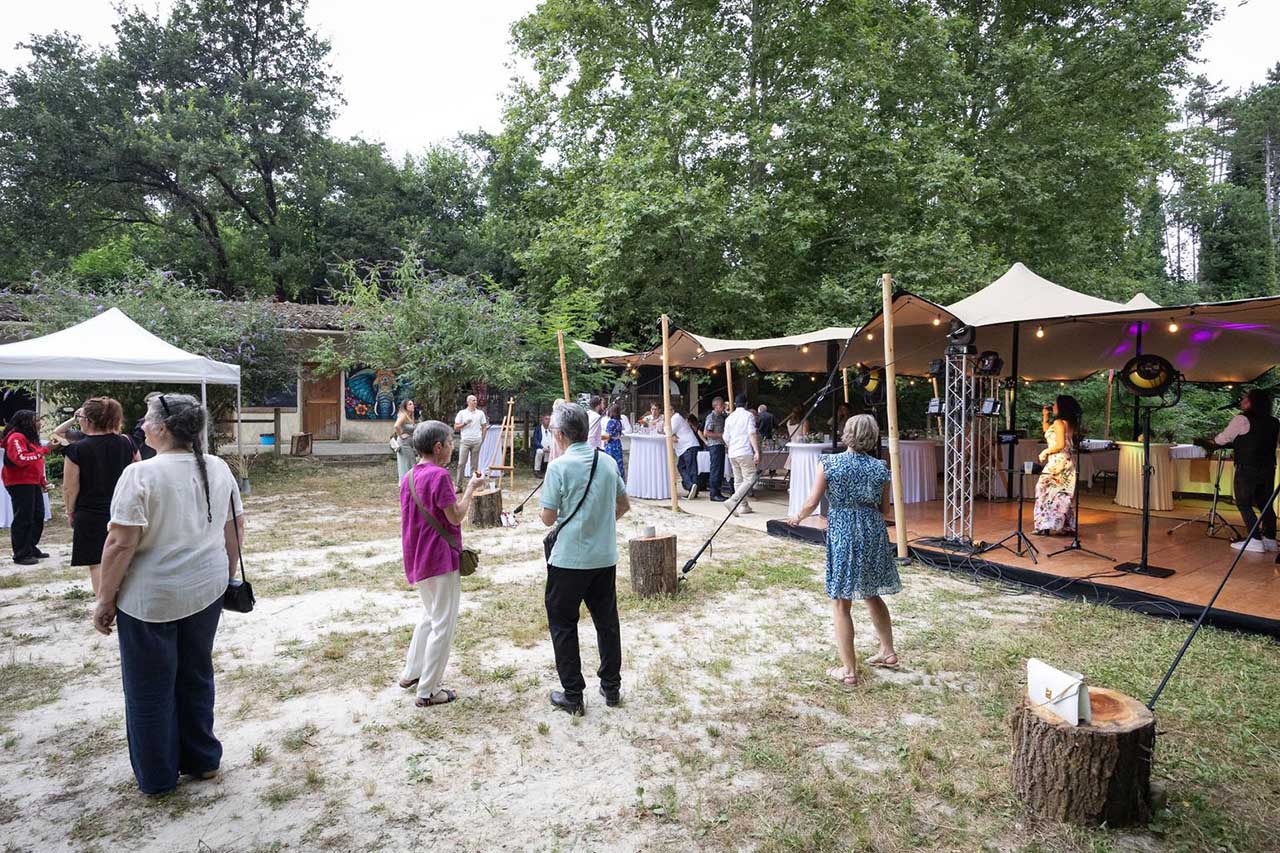 tente anniversaire de luxe chez soi en extérieur