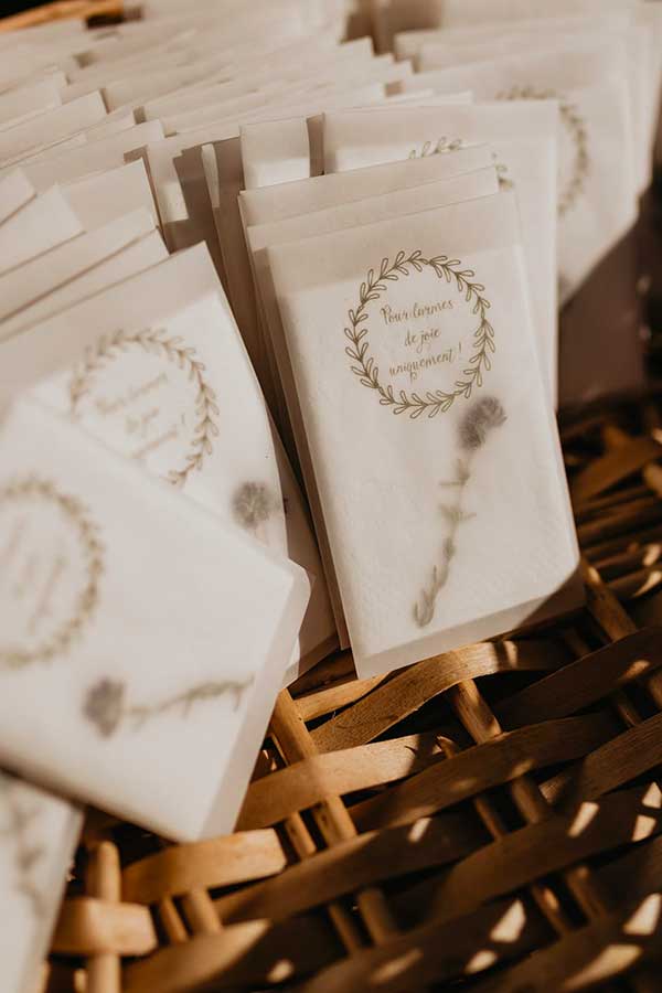 cadeaux invités mouchoirs personnalisés