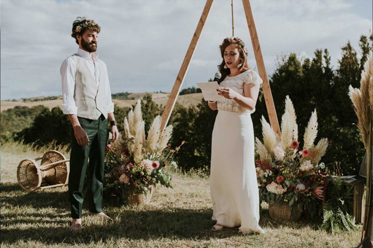 céremonie laïque dans le jardin bohème de A&R