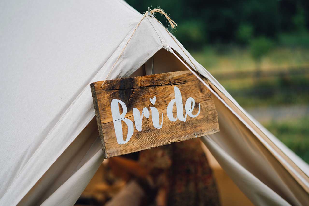 panneau signalétique pour camping mariage