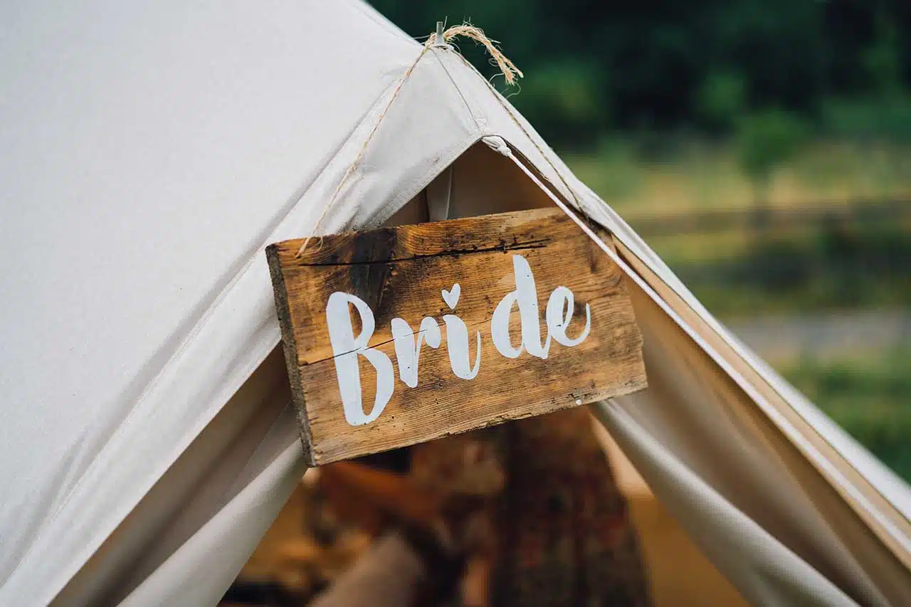 panneau signalétique pour camping mariage