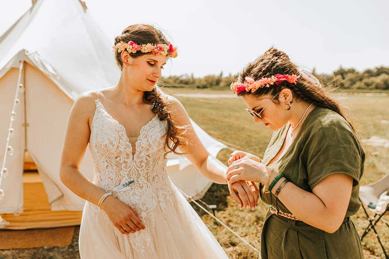 préparation mariage sous tente