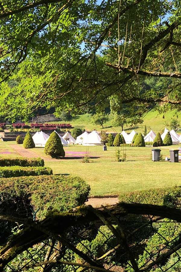 séminaire nature game of throne sous tente tipi