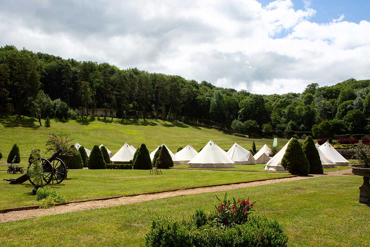 campement tentes tipi pour séminaire nature jeu de role
