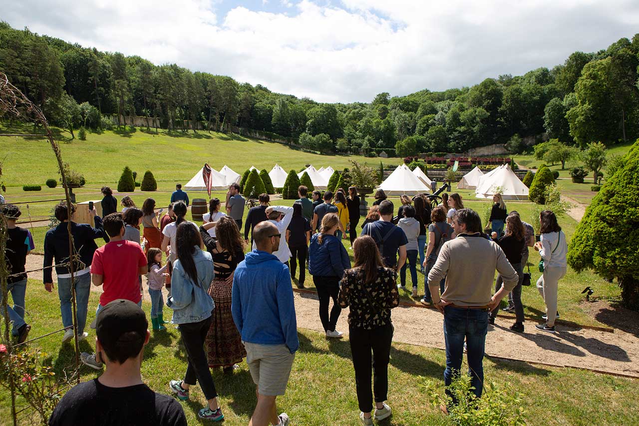 séminaire nature game of throne sous tente tipi