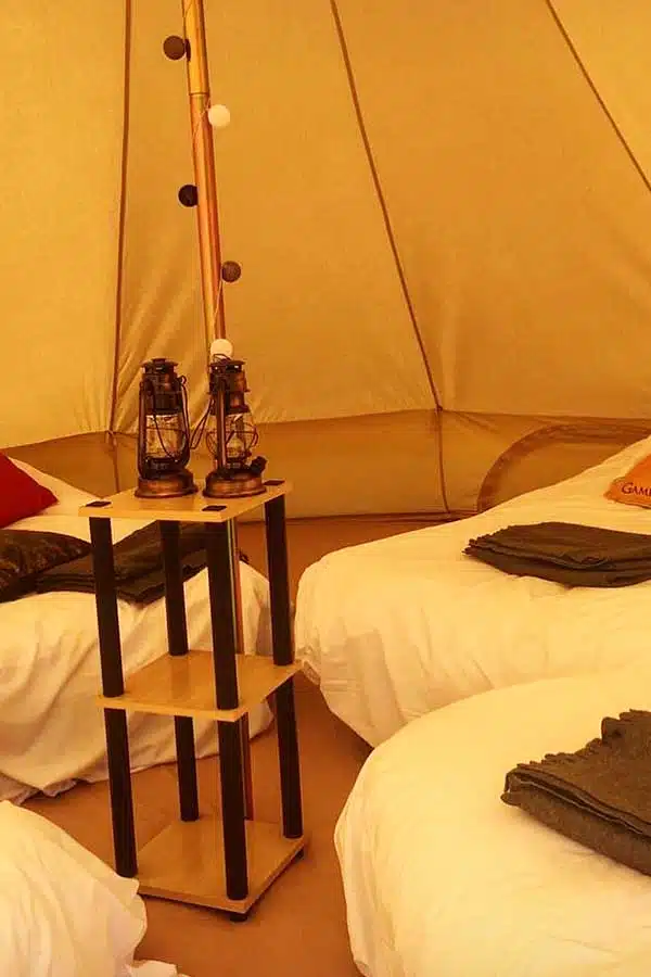 séminaire nature game of throne sous tente tipi