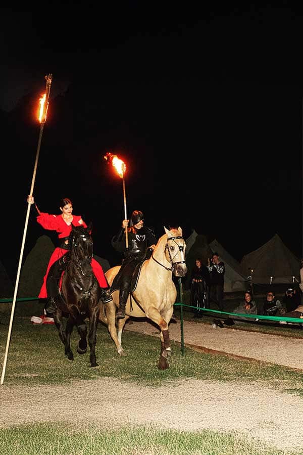 séminaire nature game of throne sous tente tipi