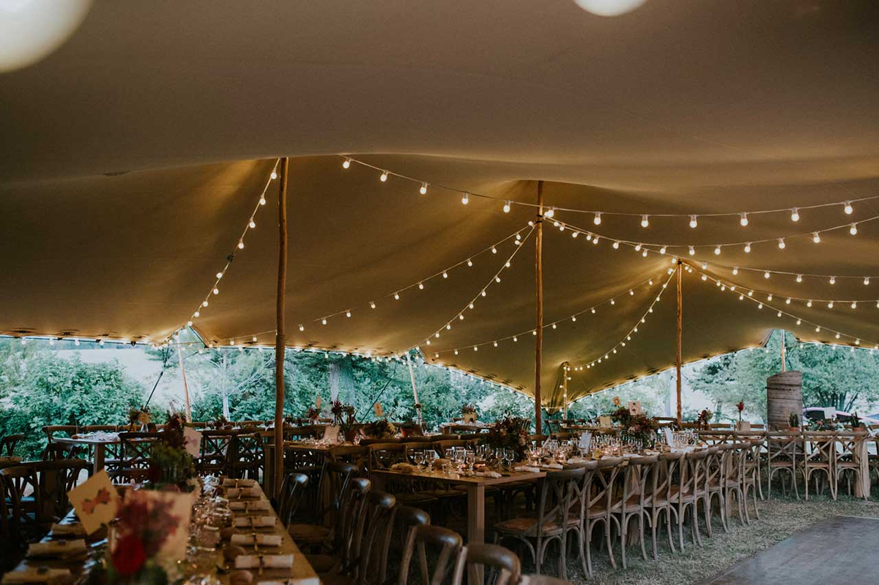 tente berbère mariage luxe en extérieur pour A&R