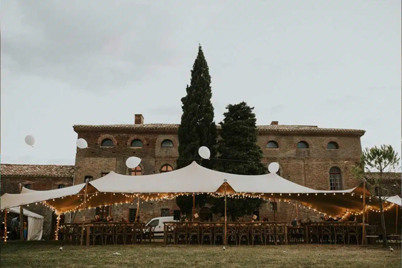 photo de location de chapiteau stretch pour le mariage luxe de A&R