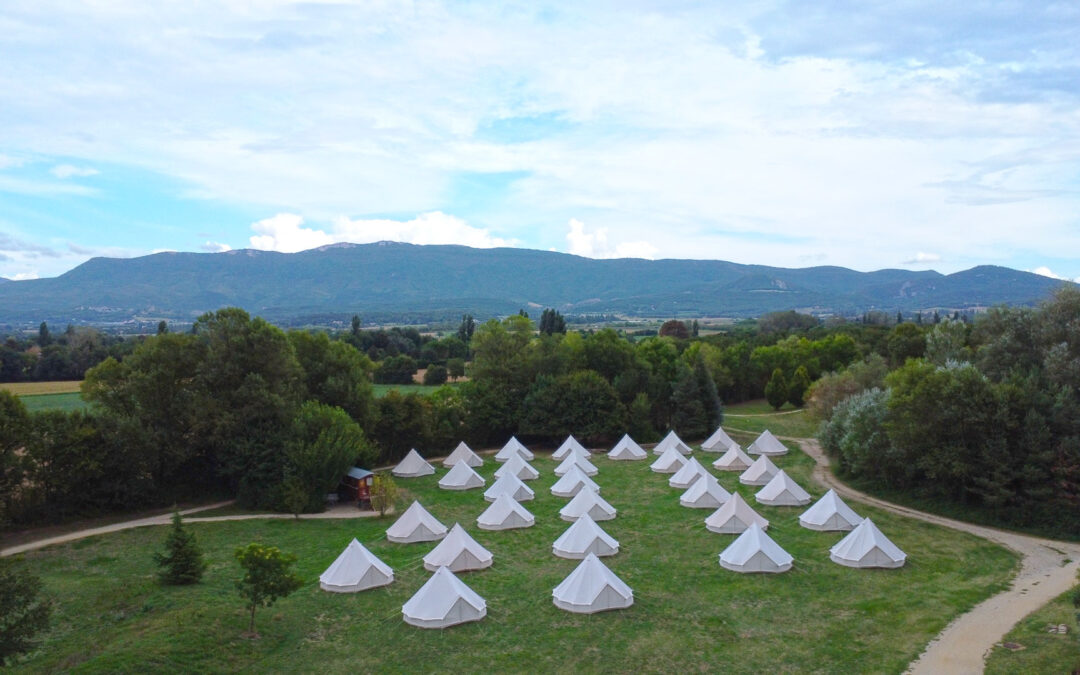 Héberger ses festivaliers autrement : du camping classique au glamping haut de gamme