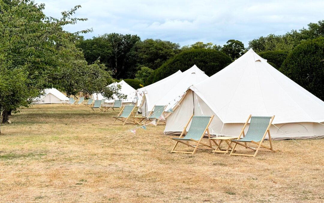 ​​​​​Camping événementiel : les équipements incontournables pour garantir confort et autonomie