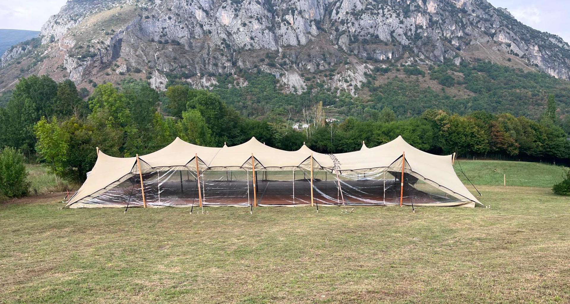 Tente de manifestation professionnelle Hérault