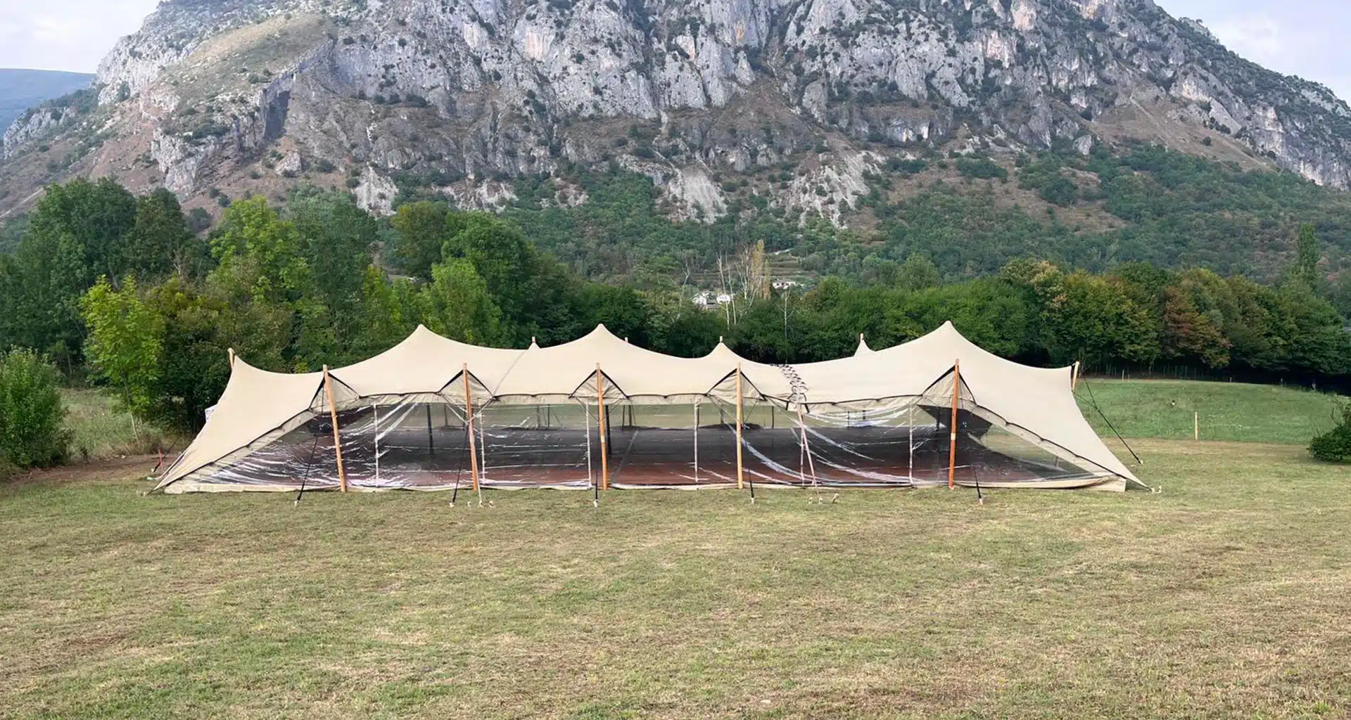 Tente de manifestation professionnelle Hérault